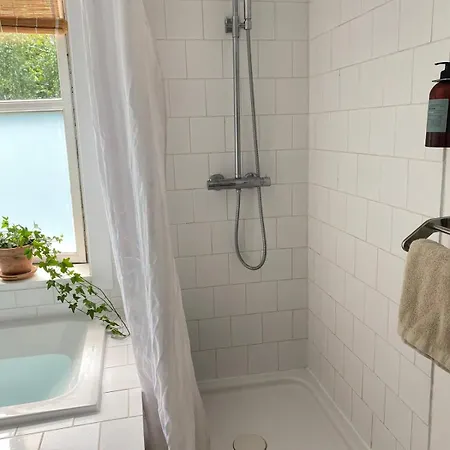 Сasa de vacaciones 5 Min From The Water's Edge