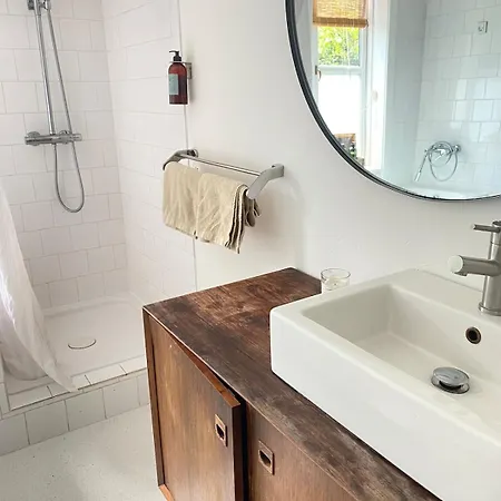 Сasa de vacaciones 5 Min From The Water's Edge