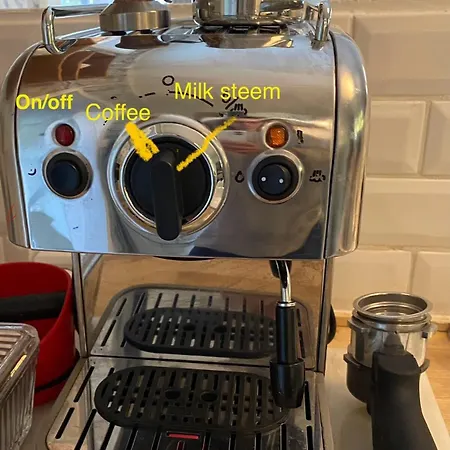 5 Min From The Water's Edge 別荘 *