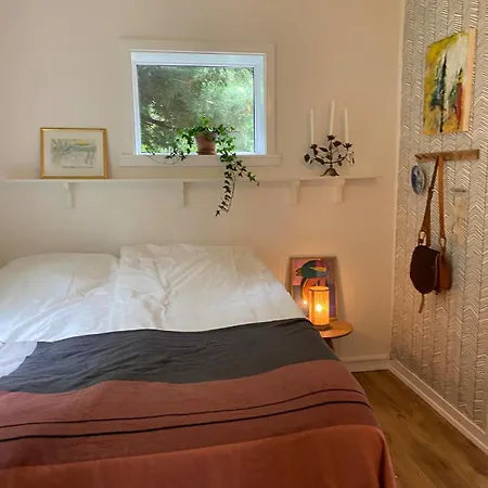 5 Min From The Water's Edge *