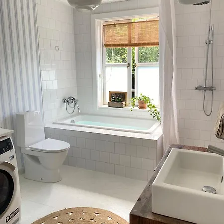 Сasa de vacaciones 5 Min From The Water's Edge